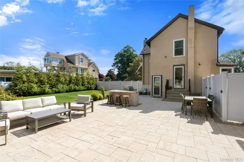 $849,999 | 16 West Street, West Islip, NY 11795
