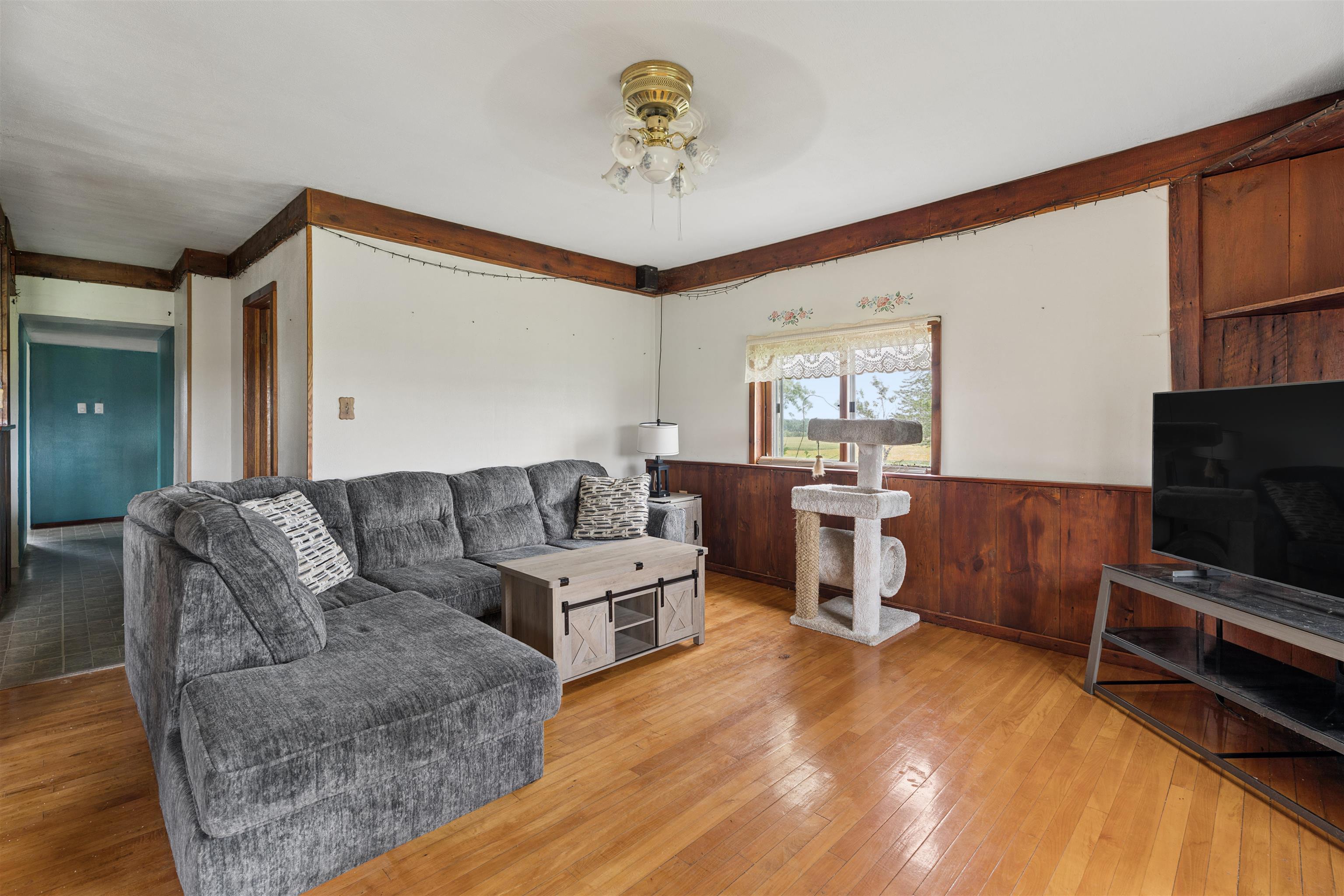 N9173 Holly Road St. Cloud, WI 53079 - Photo 5 of 39 Gallery Image 5