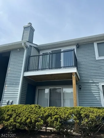 $200,000 | 26 Beaconsfield Place, Somerset, NJ 08873