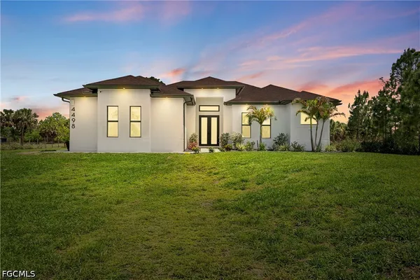 $1,098,000 | 4498 8th Street Northeast, Naples, FL 34120