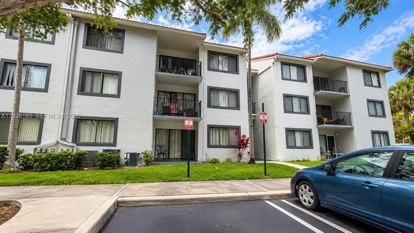 $1,995 | 9022 West Atlantic Boulevard, Unit 223, Coral Springs, FL 33071