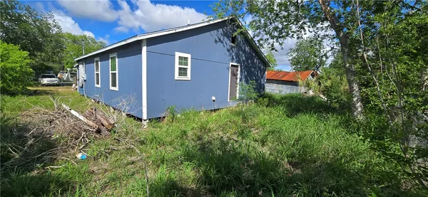 $65,000 | 431 East Verbina Street, Taft, TX 78390
