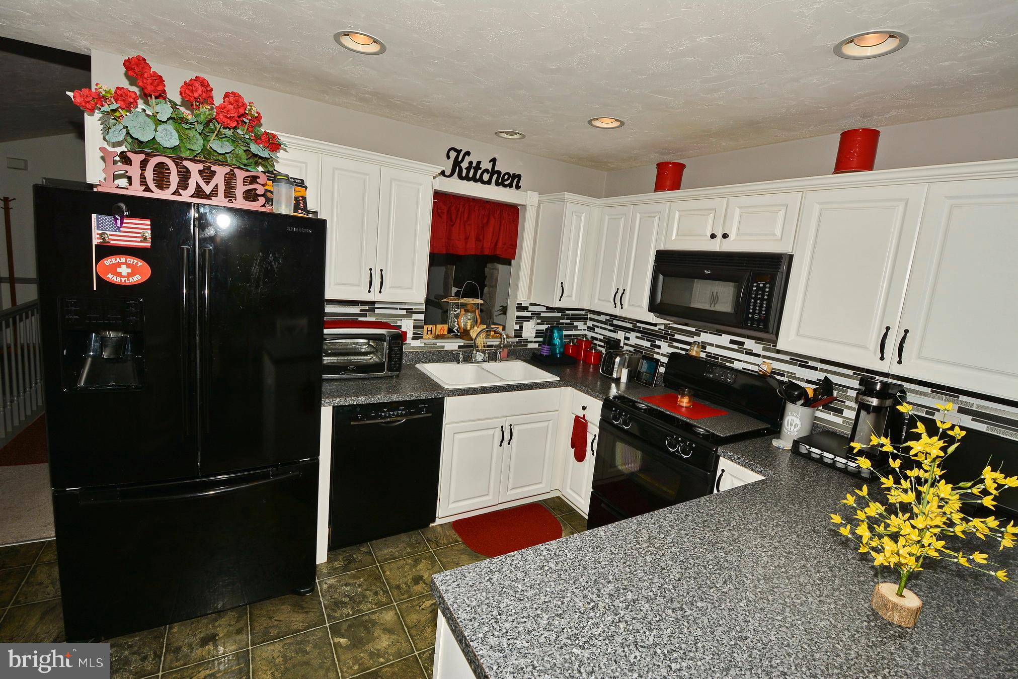 440 Sunset Drive Hanover, PA 17331 - Photo 7 of 32