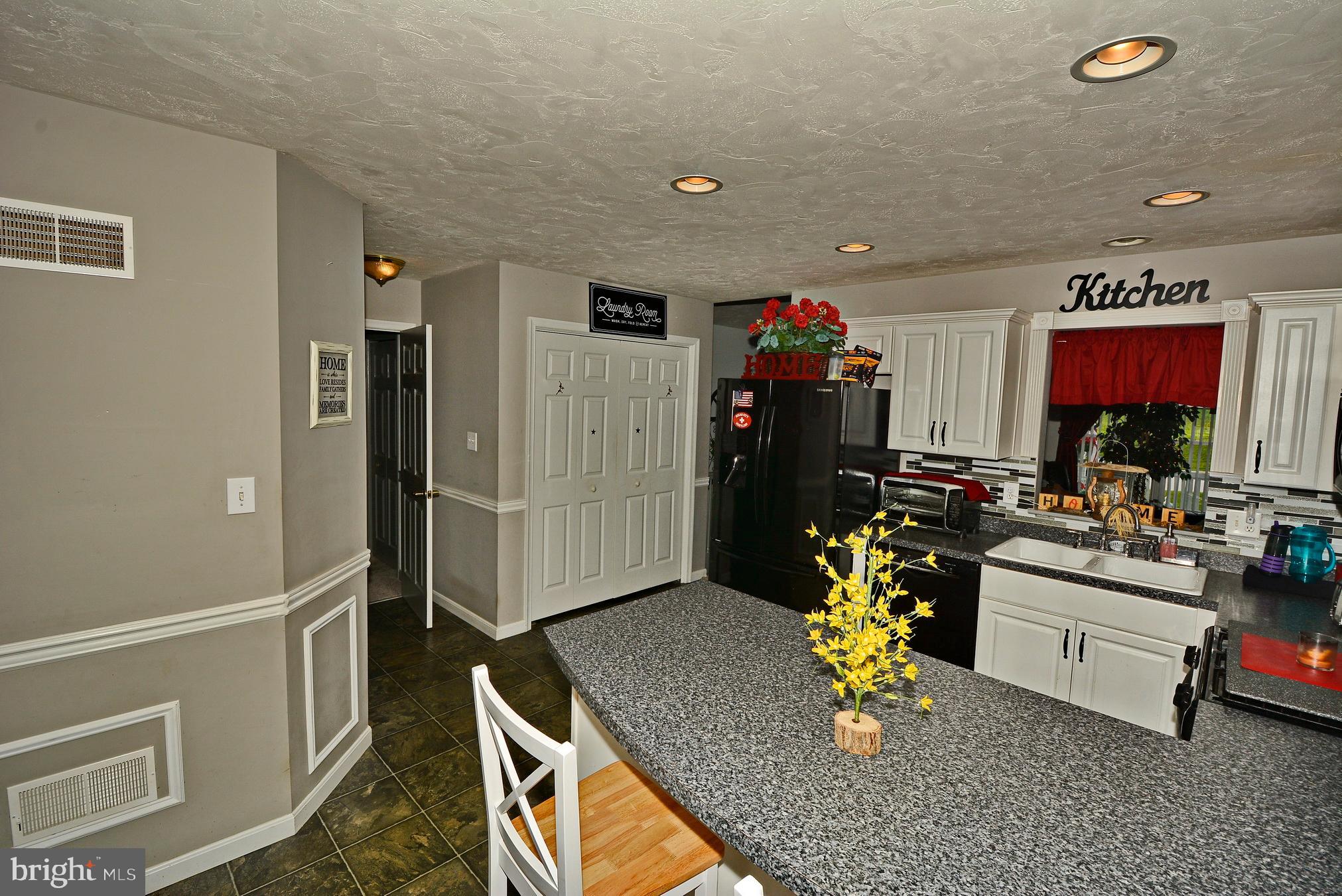 440 Sunset Drive Hanover, PA 17331 - Photo 8 of 32