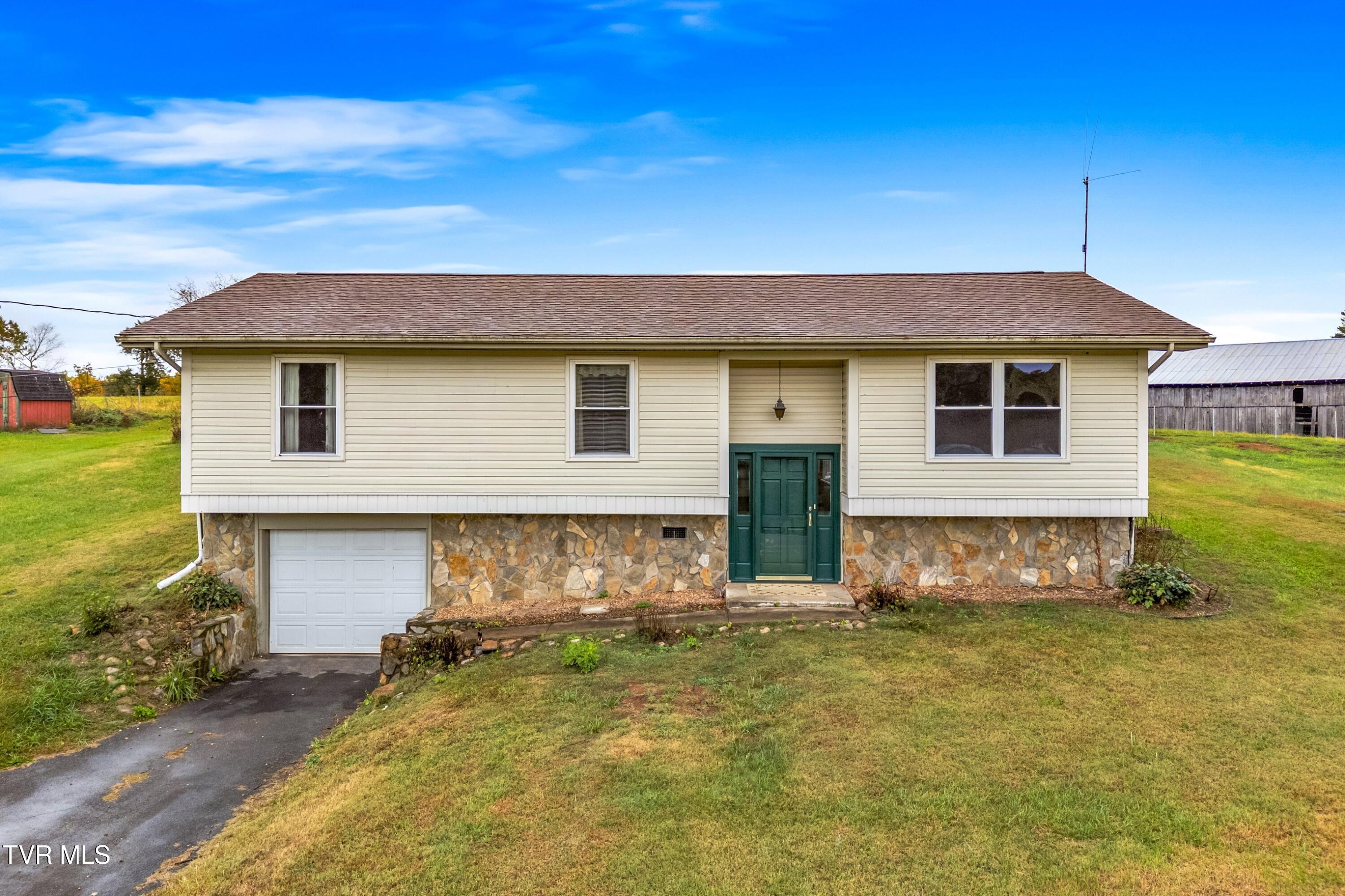1515 Baileyton Road Greeneville, TN 37745 - Photo 2 of 31 002-1515BaileytonRoad-Greeneville-TN-377