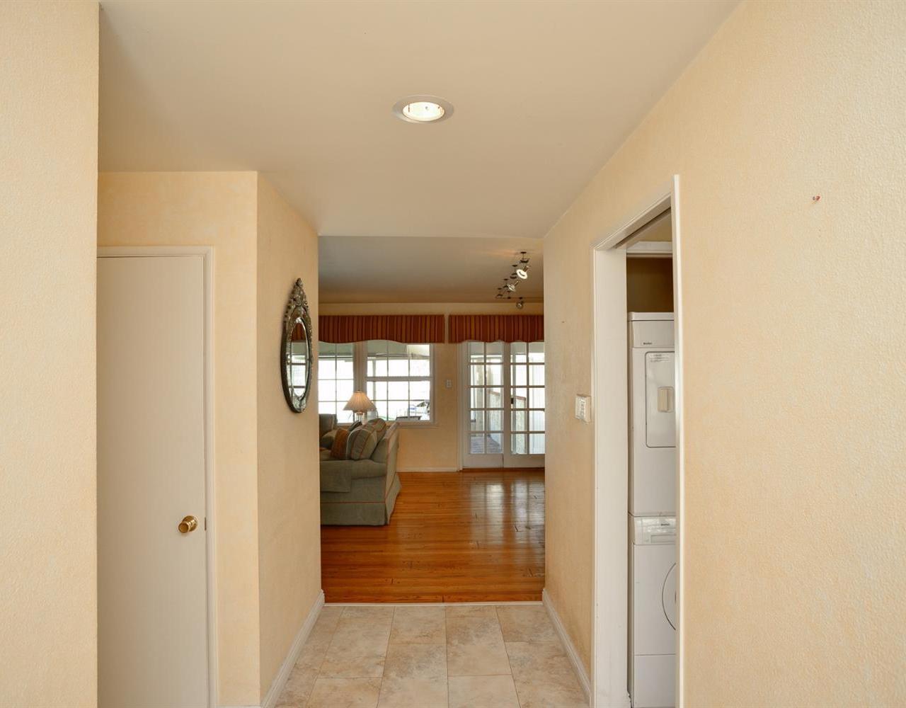 707 Bethany Road Burbank, CA 91504 - Photo 4 of 24