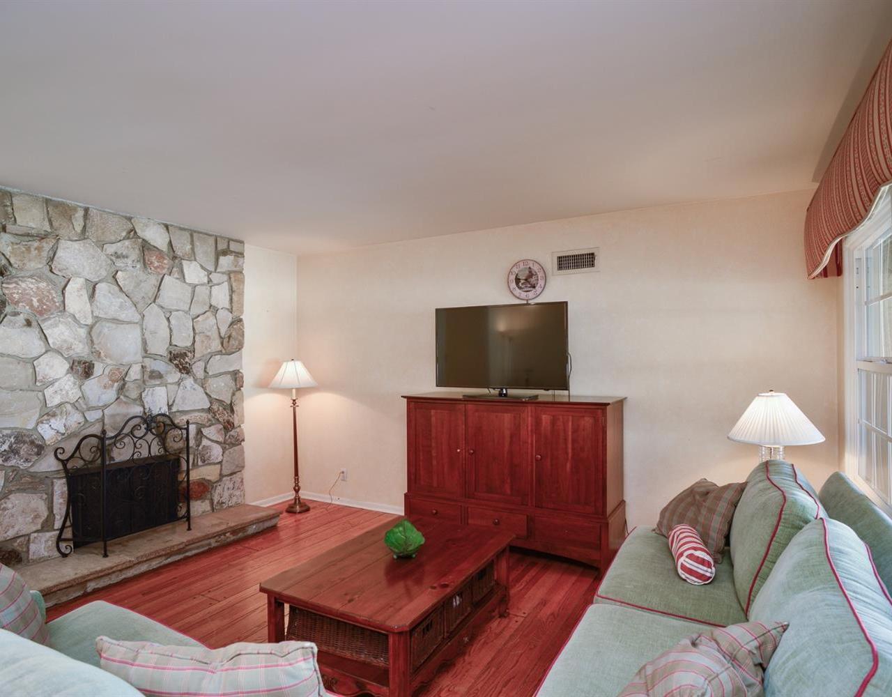 707 Bethany Road Burbank, CA 91504 - Photo 5 of 24