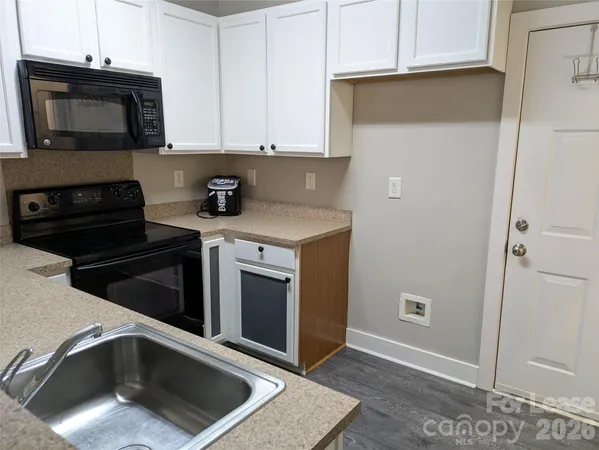 $1,750 | 234 Harbour Pl Drive, Davidson, NC 28036