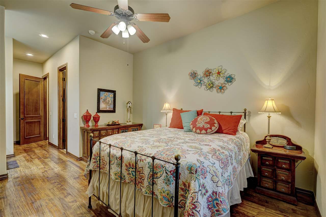 4225 Slate Bridge Road Edmond, OK 73034 - Photo 19 of 36 Gallery Image 19