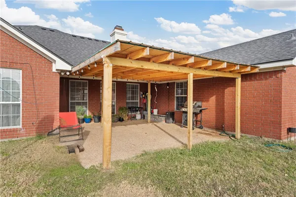 $350,000 | 216 Toluca Trail, Hewitt, TX 76643