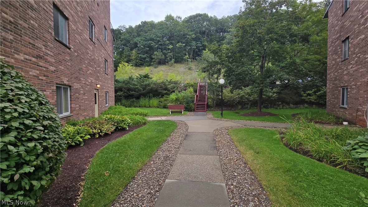 315 Solon Road, Unit 202 Chagrin Falls, OH 44022 - Photo 2 of 13 Gallery Image 2