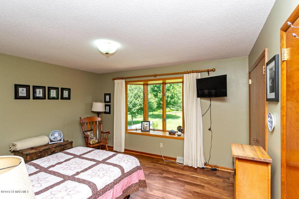 325 28th Street Southwest Rochester, MN 55902 - Photo 15 of 31 Gallery Image 15