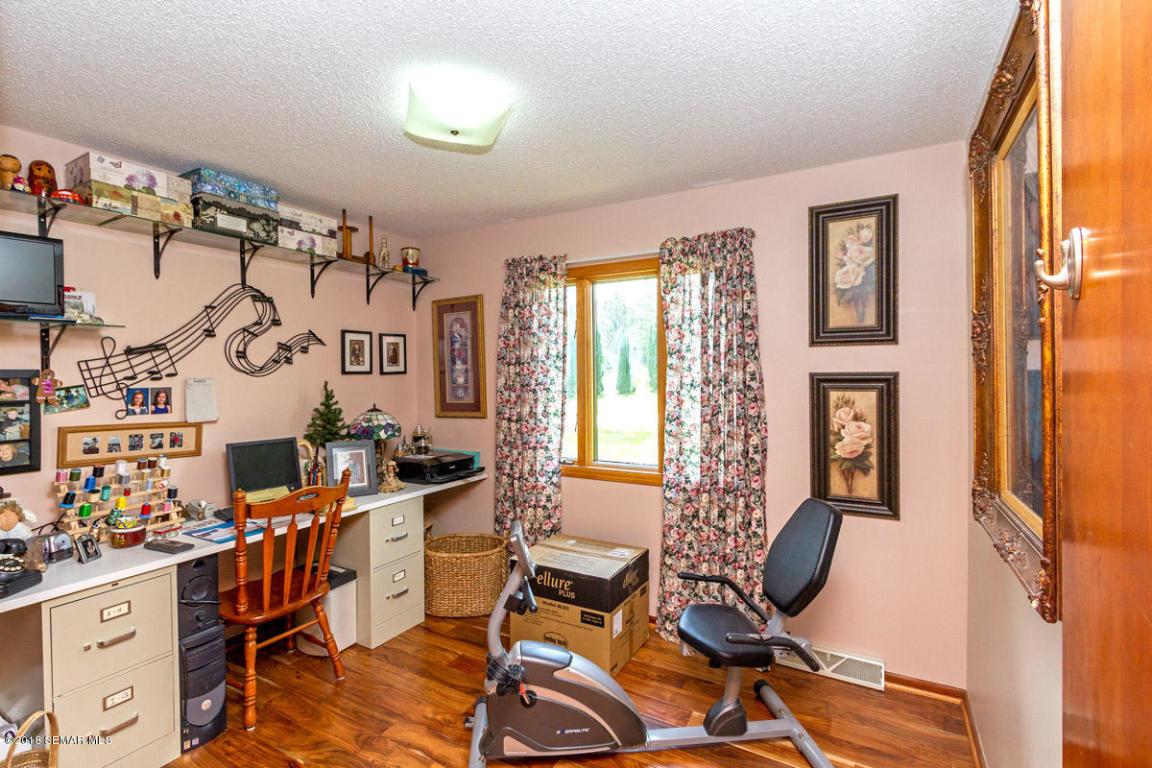 325 28th Street Southwest Rochester, MN 55902 - Photo 17 of 31 Gallery Image 17