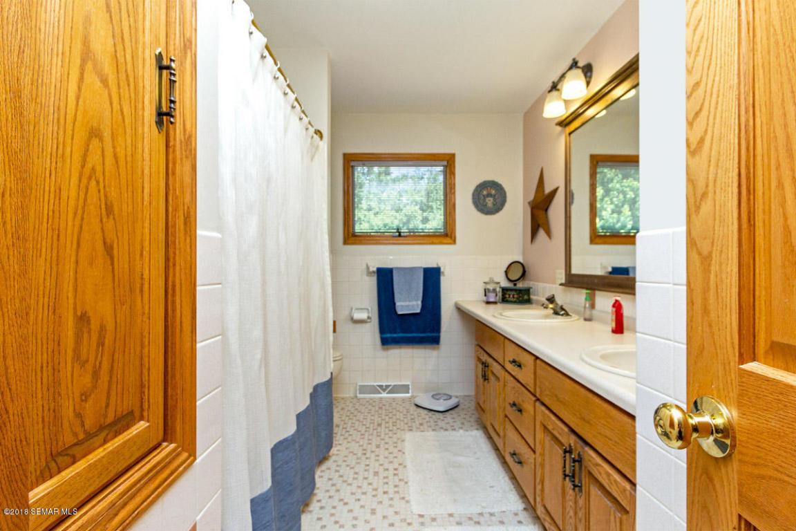 325 28th Street Southwest Rochester, MN 55902 - Photo 18 of 31 Gallery Image 18