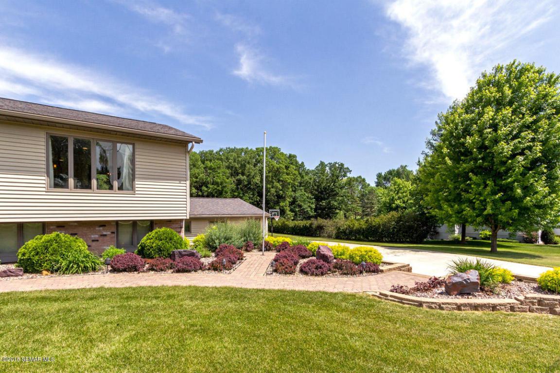 325 28th Street Southwest Rochester, MN 55902 - Photo 4 of 31 Gallery Image 4