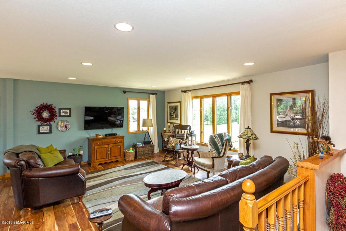 325 28th Street Southwest Rochester, MN 55902 - Photo 6 of 31 Gallery Image 6