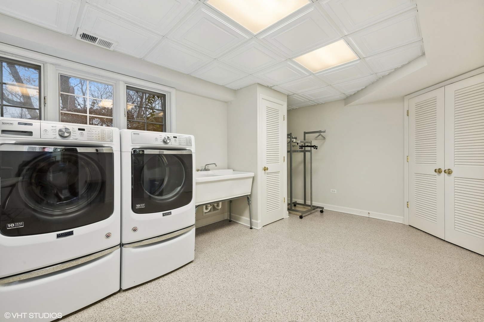 21447 North Andover Road Kildeer, IL 60047 - Photo 23 of 38 a utility room with dryer and washer