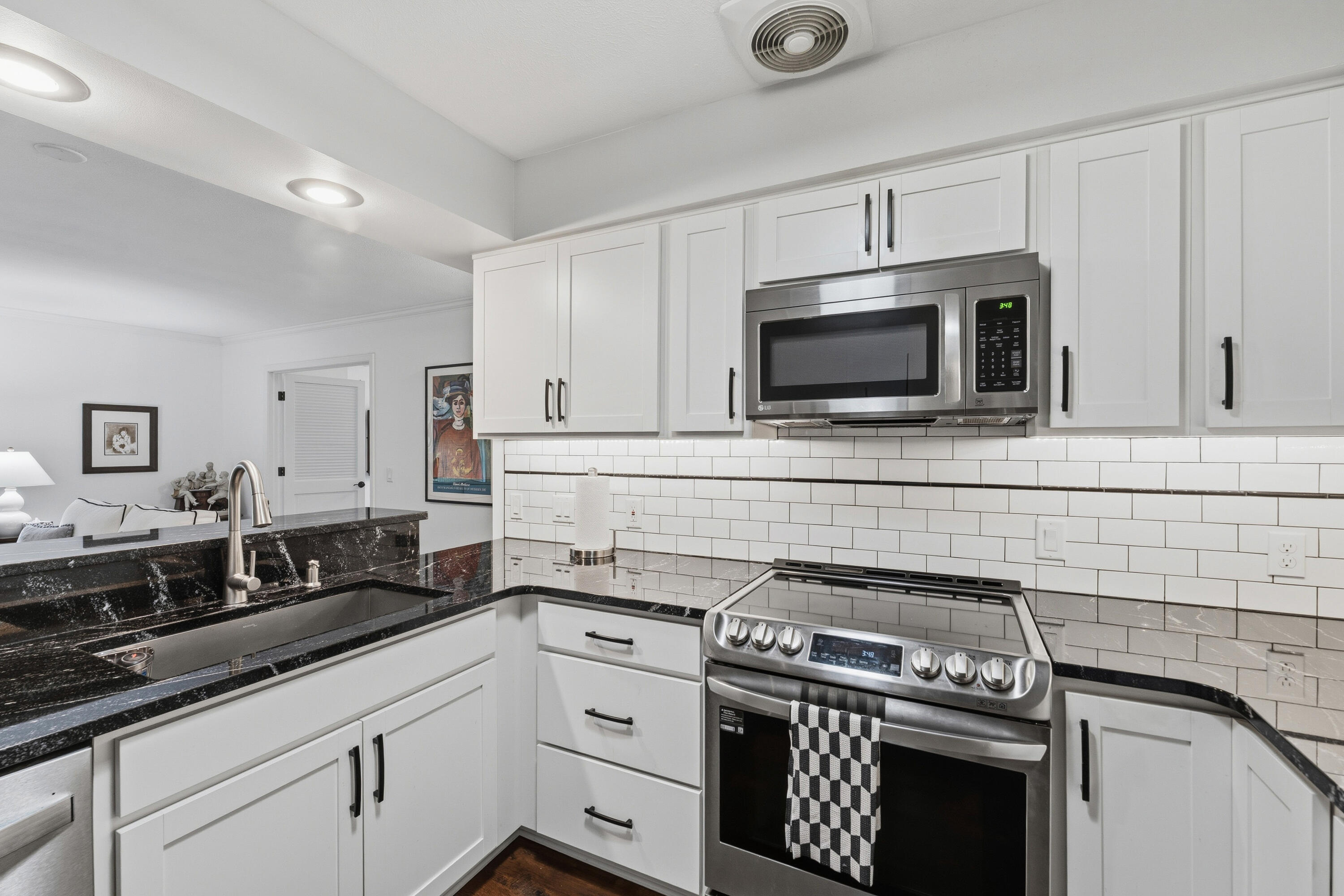 5172 Green Meadow Road, Unit 83 Kalamazoo, MI 49009 - Photo 11 of 17 DSC03421_1