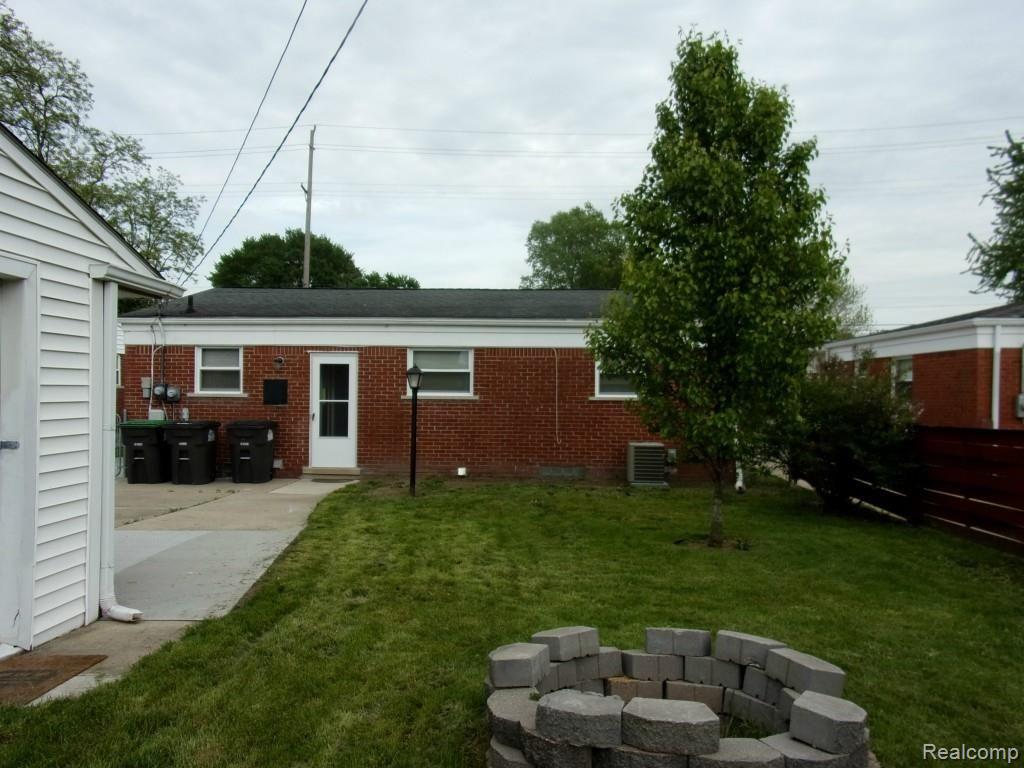 9438 Pardee Road Taylor, MI 48180 - Photo 4 of 24 2015-05-20 05.07