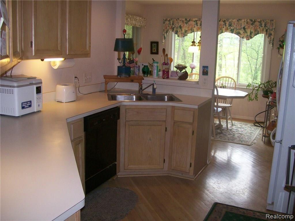3423 Fairgrove Terrace Rochester Hills, MI 48309 - Photo 3 of 26