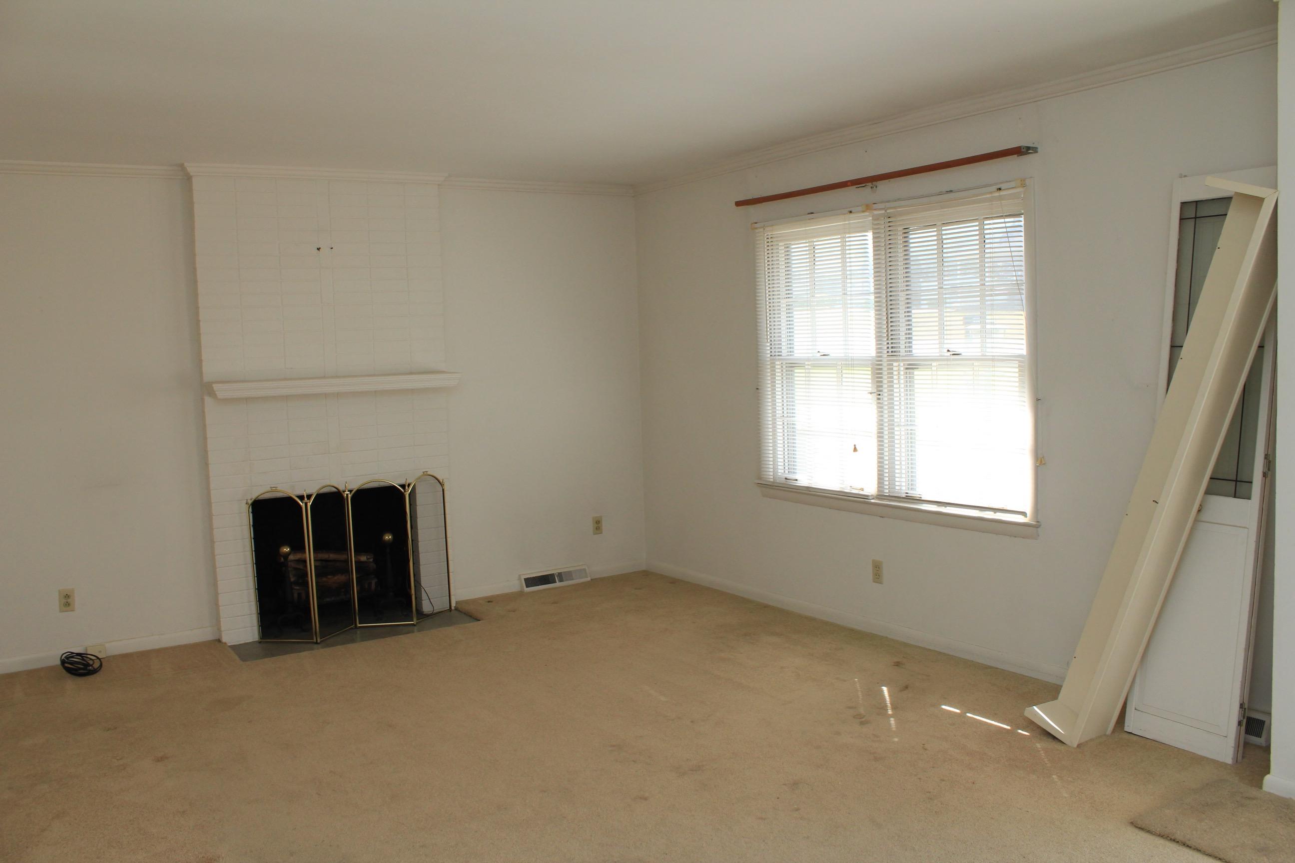 1919 Wheat Street Rockingham, NC 28379 - Photo 2 of 13 Living Room
