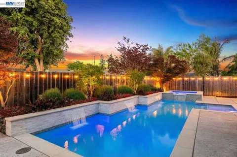 $1,325,000 | 6857 Penn Drive, Dublin, CA 94568