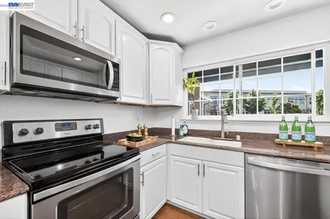 $1,325,000 | 6857 Penn Drive, Dublin, CA 94568