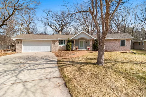 $399,900 | 1543 Rustic Ridge Court, Green Bay, WI 54311