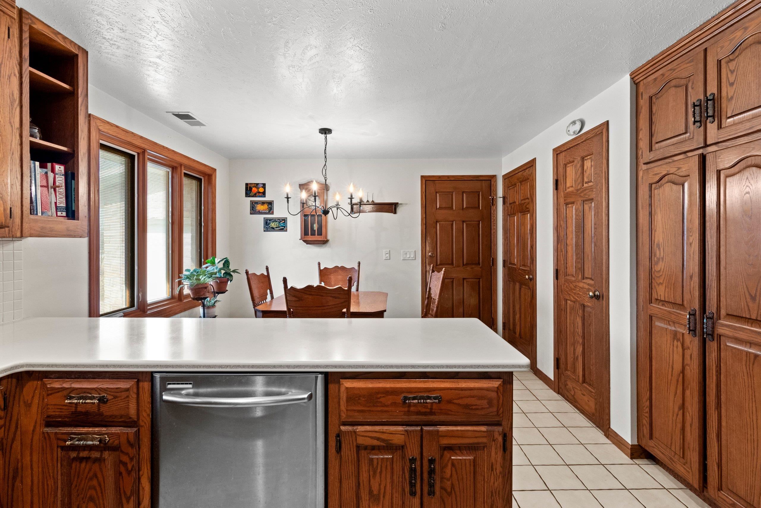 1543 Rustic Ridge Court Green Bay, WI 54311 - Photo 7 of 73