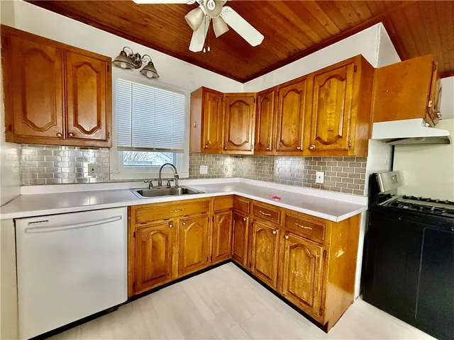 $159,900 | 132 Duffern Drive, Greece, NY 14616