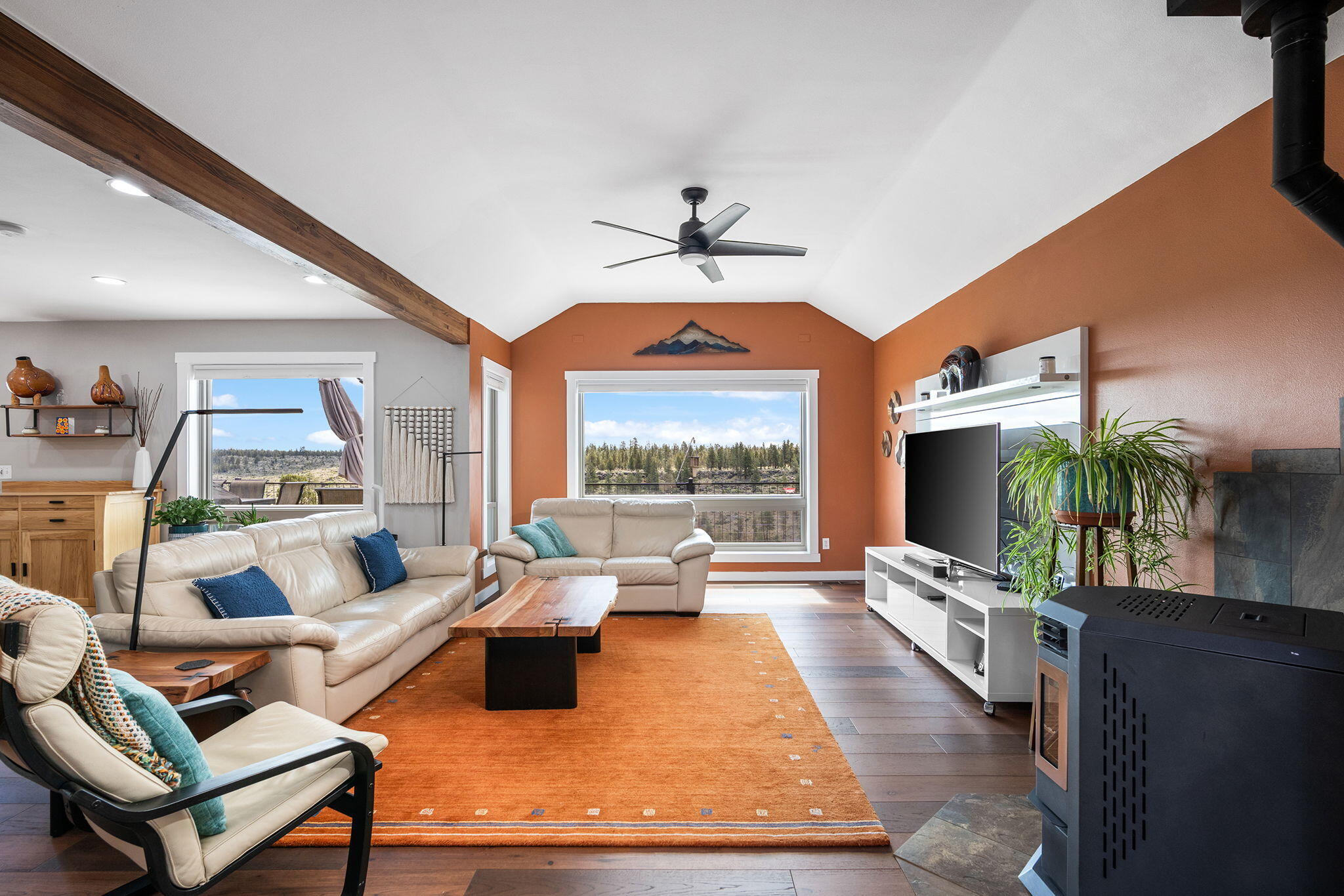 17197 Mountain View Road Sisters, OR 97759 - Photo 5 of 53 7-web-or-mls-_DSC4763