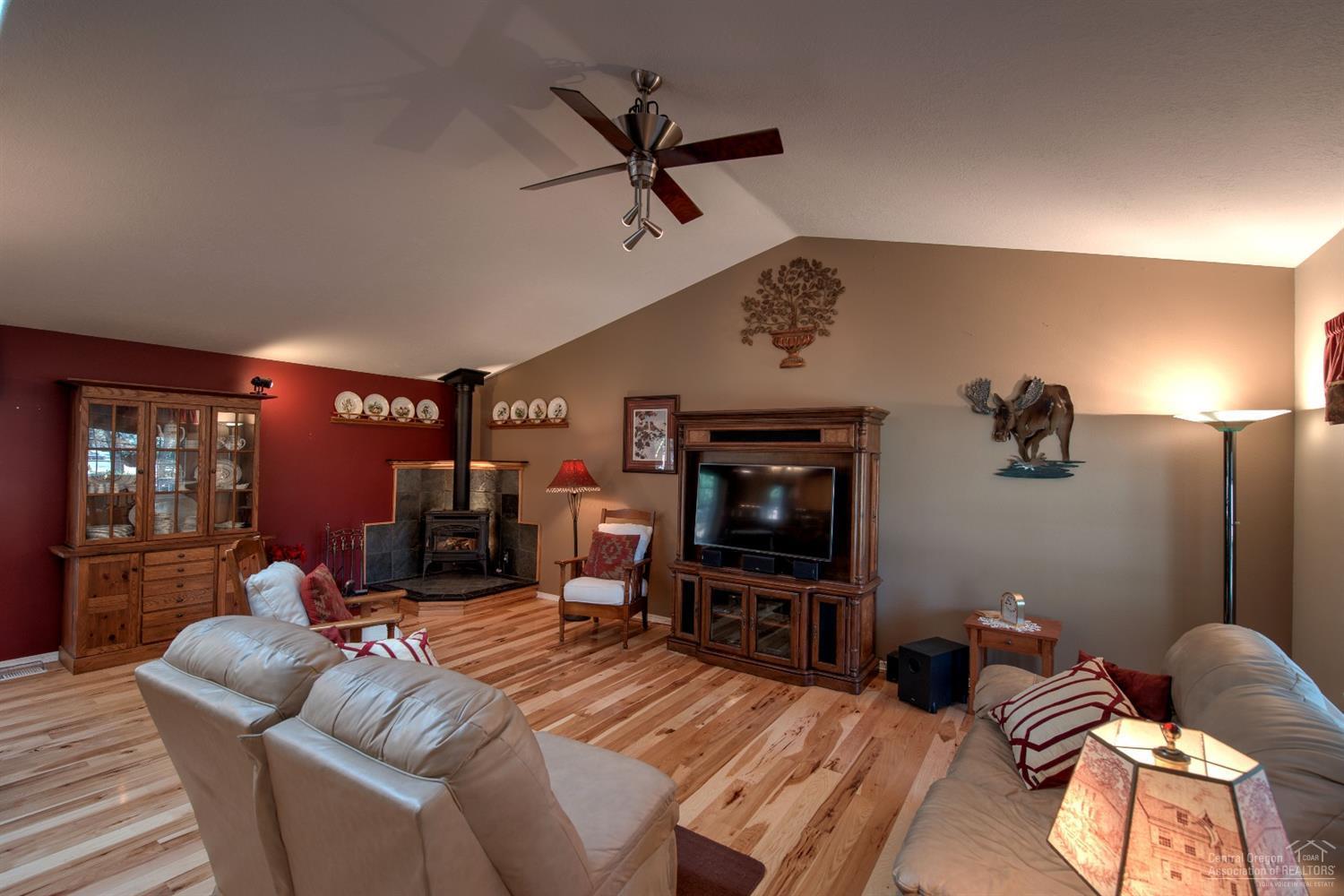 17200 Gadwall Road Bend, OR 97707 - Photo 5 of 25 Additional Photo