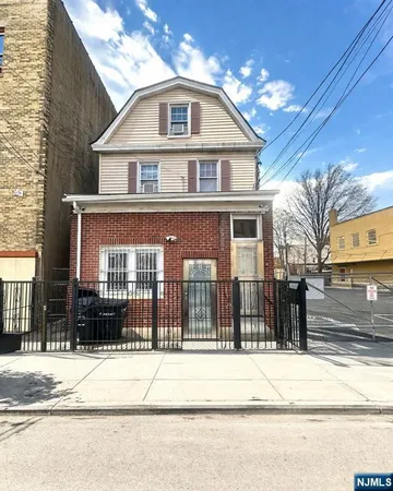 $550,000 | 19 Stuyvesant Avenue, Newark, NJ 07106