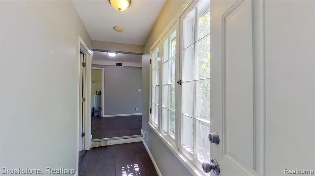 28720 West Seven Mile Road Livonia, MI 48152 - Photo 11 of 26