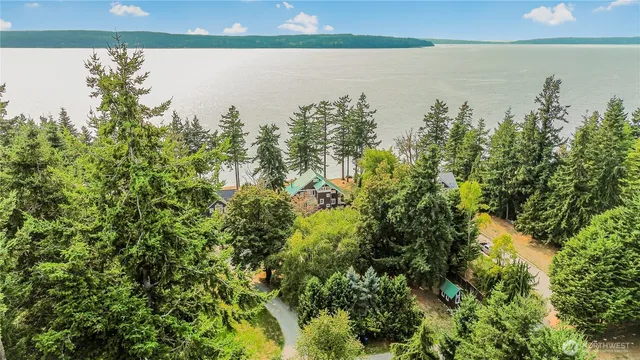 $1,395,000 | 3030 South Mabana Heights Road, Camano Island, WA 98282