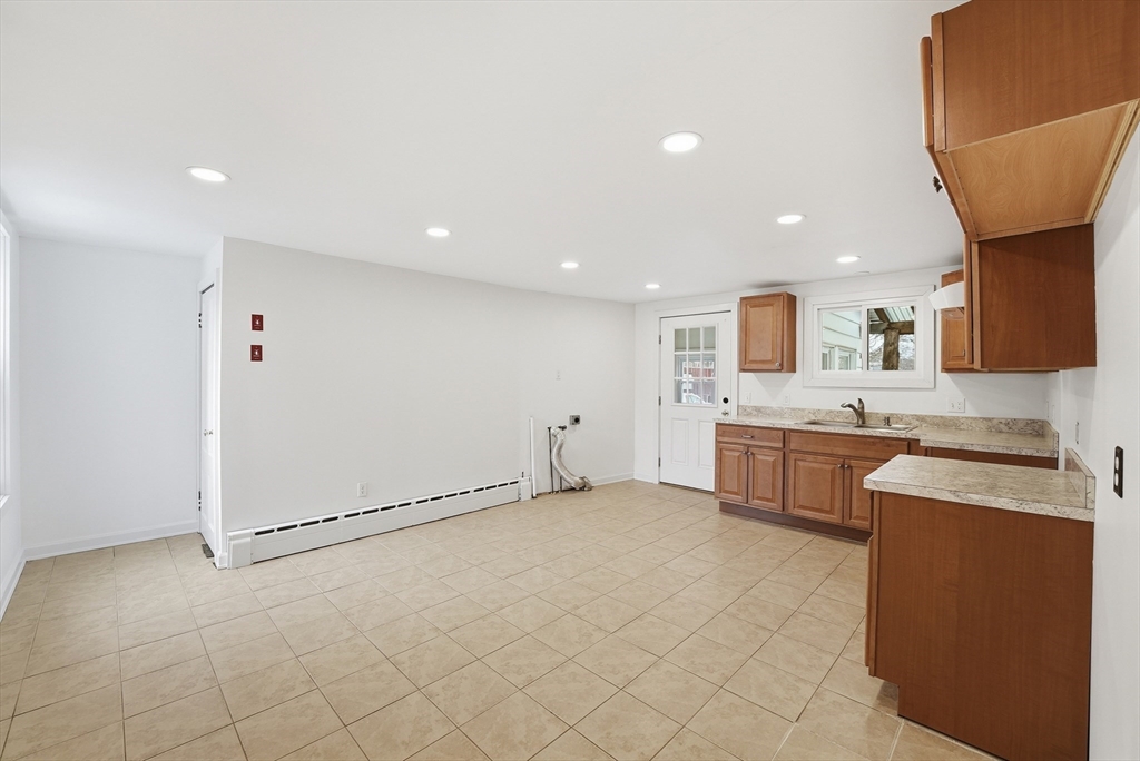 1016 Chestnut Street Palmer, MA 01069 - Photo 9 of 17