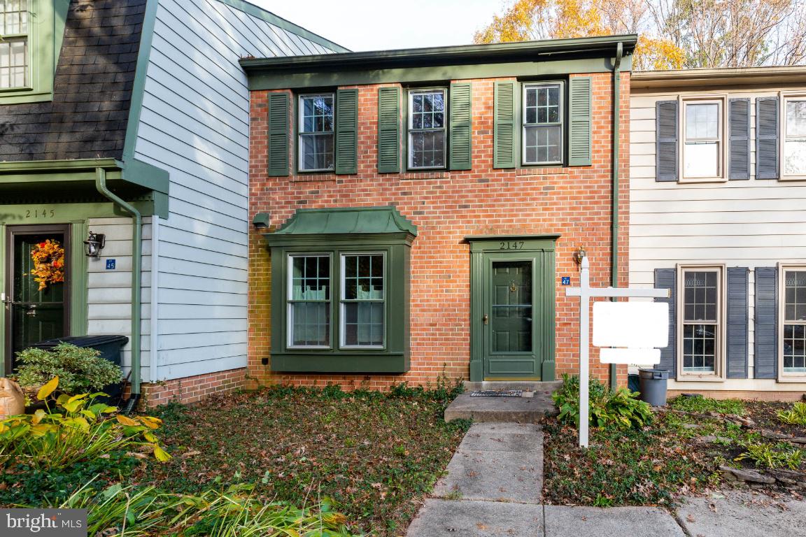 2147 Pond View Court Reston, VA 20191 - Photo 1 of 36 Gallery Image 1