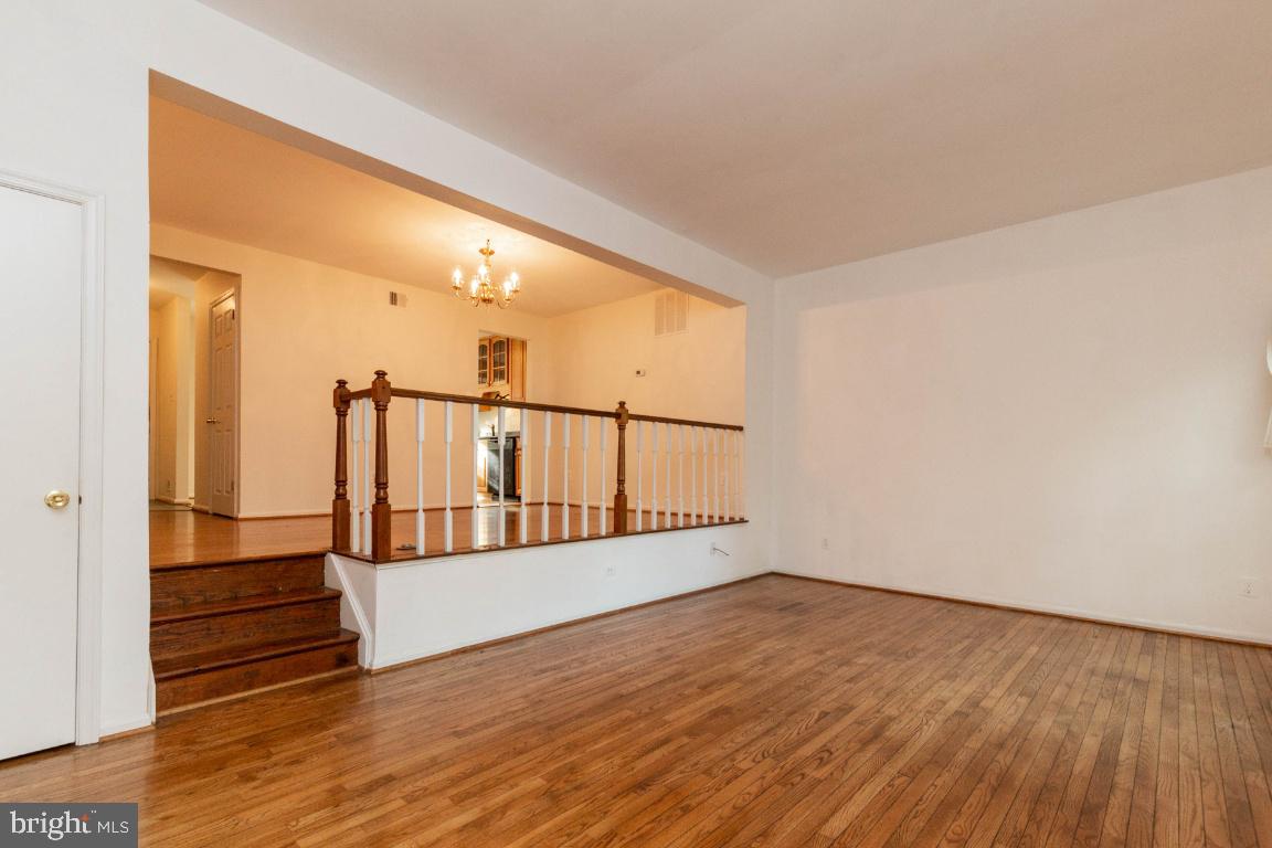 2147 Pond View Court Reston, VA 20191 - Photo 11 of 36 Gallery Image 11