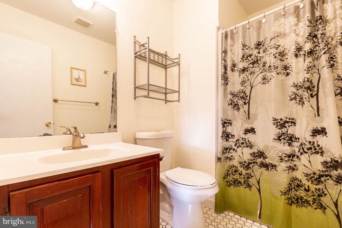2147 Pond View Court Reston, VA 20191 - Photo 20 of 36 Gallery Image 20
