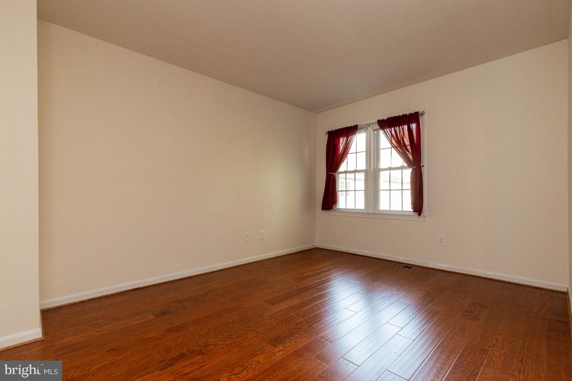 2147 Pond View Court Reston, VA 20191 - Photo 22 of 36 Gallery Image 22