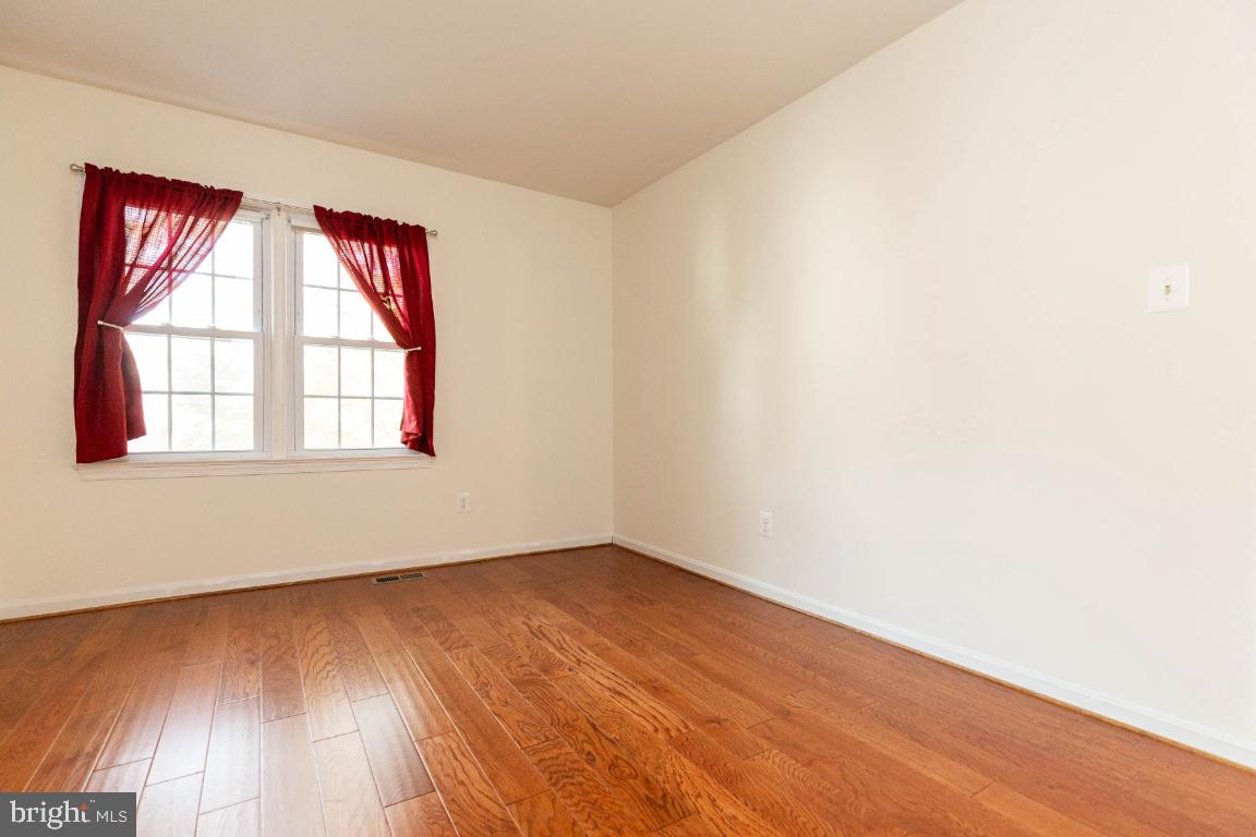 2147 Pond View Court Reston, VA 20191 - Photo 24 of 36 Gallery Image 24
