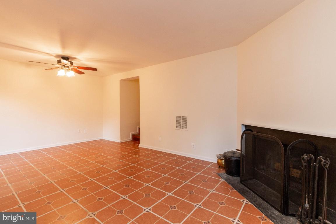 2147 Pond View Court Reston, VA 20191 - Photo 30 of 36 Gallery Image 30