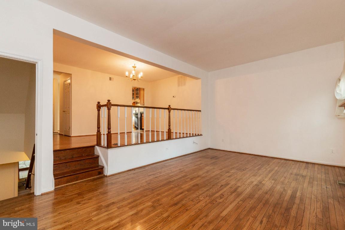 2147 Pond View Court Reston, VA 20191 - Photo 10 of 36 Gallery Image 10