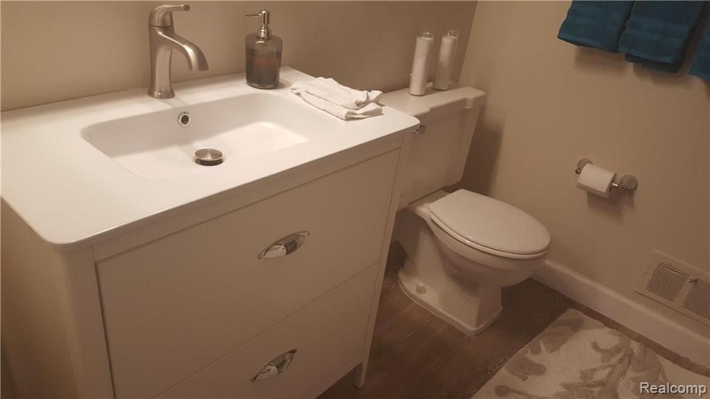 29233 Hayes Road, Unit 2 Warren, MI 48088 - Photo 7 of 17