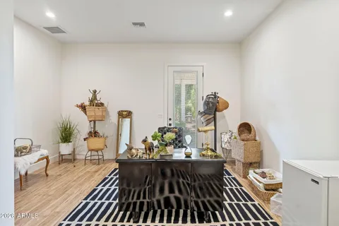 $1,890,627 | 1811 East Claremont Street, Phoenix, AZ 85016