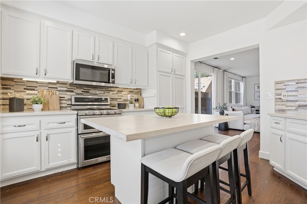72 Sellas Road North Ladera Ranch, CA 92694 - Photo 12 of 59 Kitchen
