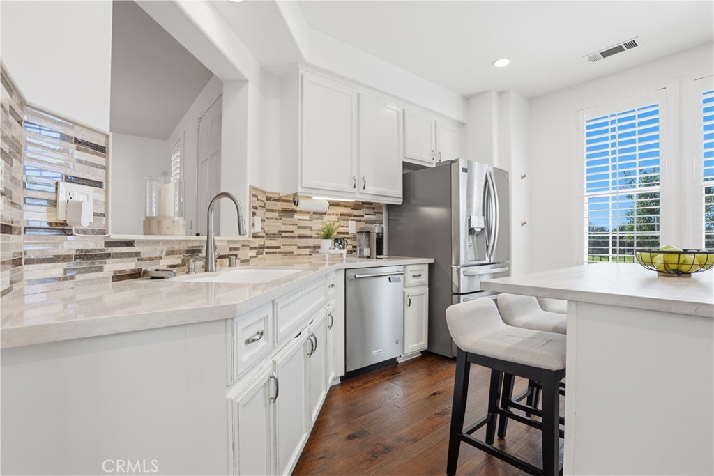 72 Sellas Road North Ladera Ranch, CA 92694 - Photo 13 of 59 Kitchen
