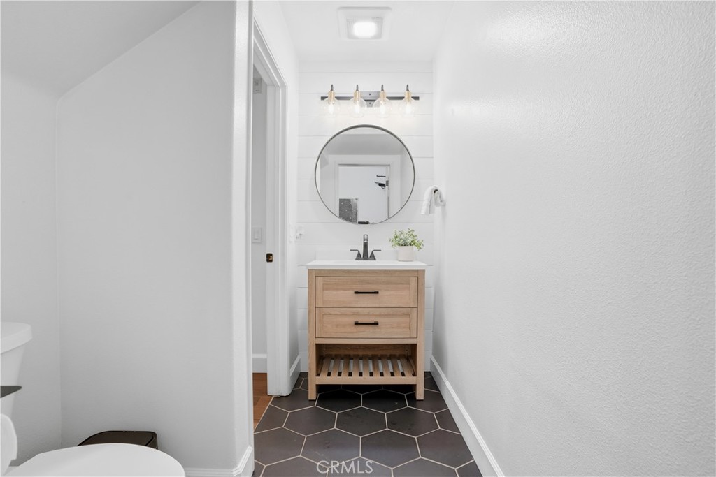 72 Sellas Road North Ladera Ranch, CA 92694 - Photo 15 of 59 Downstairs half bath