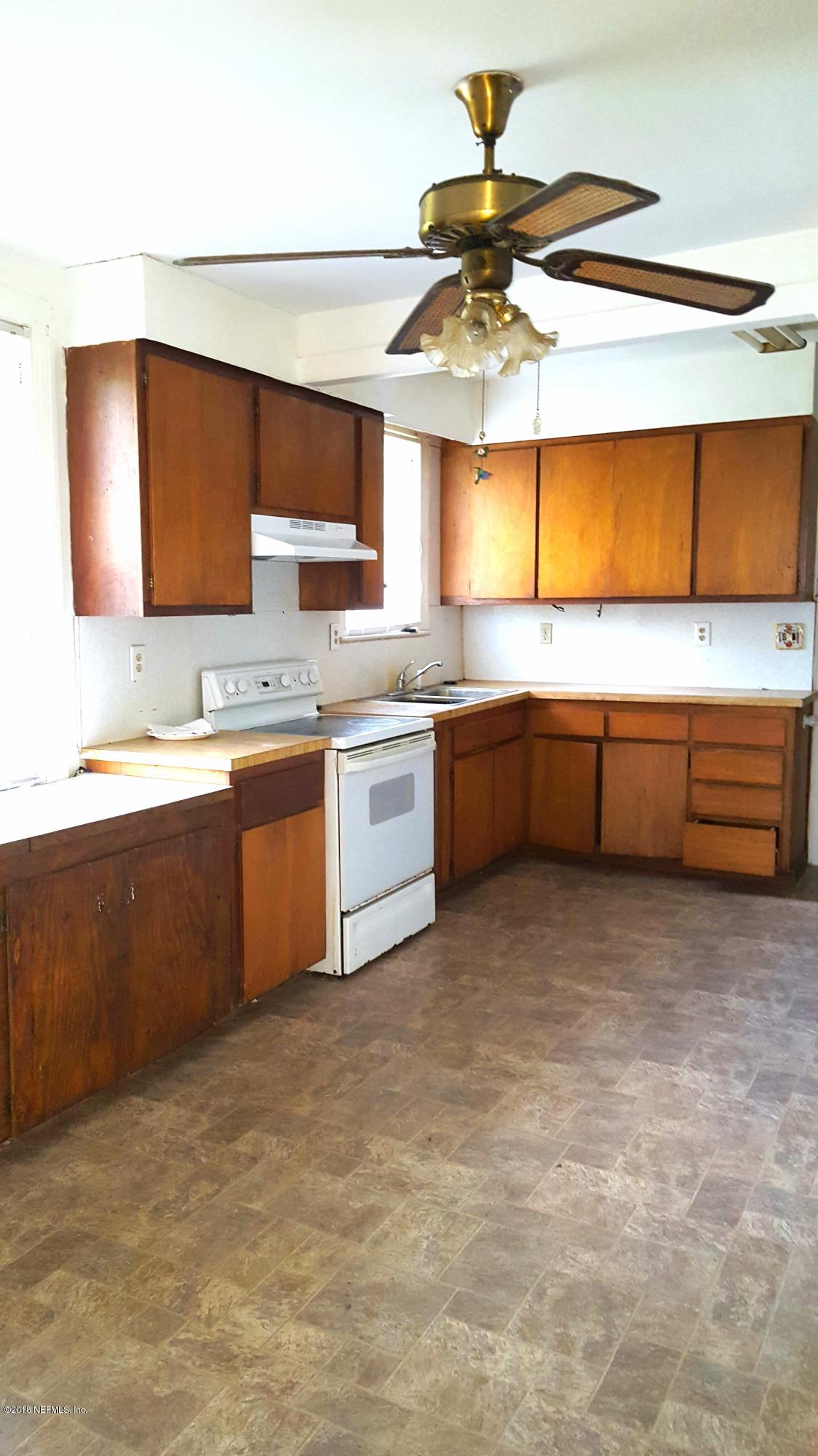 243 Kirk Road Jacksonville, FL 32218 - Photo 2 of 22 Kitchen