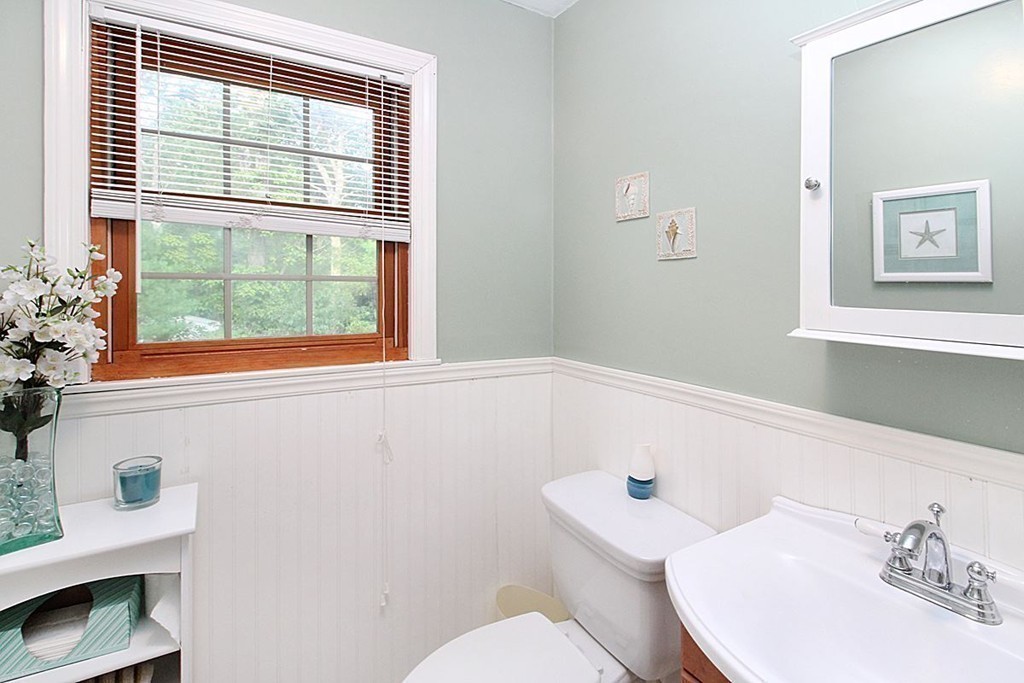 9 Sherwood Circle Sharon, MA 02067 - Photo 12 of 14